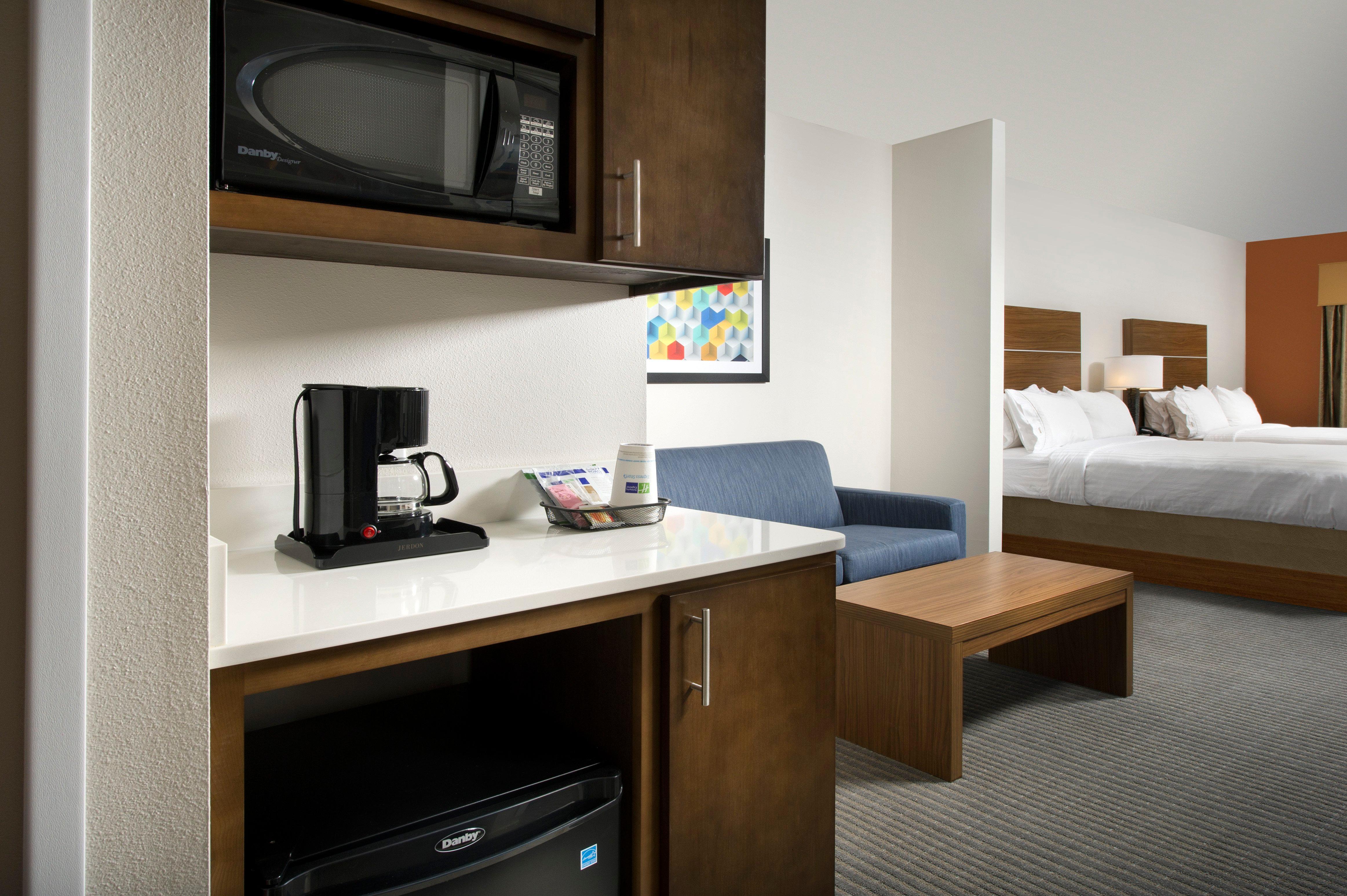 Express & Bay By Ihg Hotel