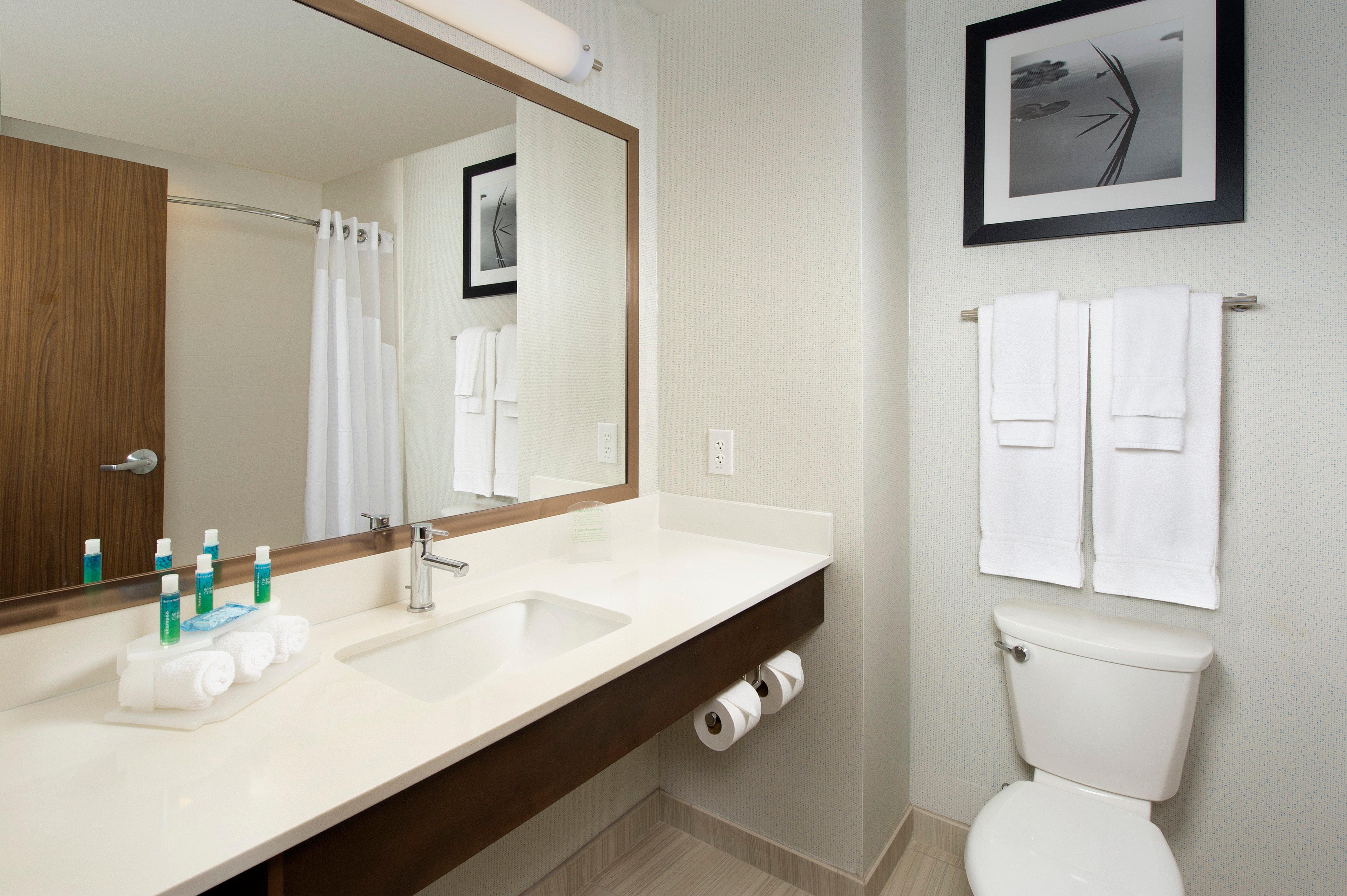 Express & Bay By Ihg