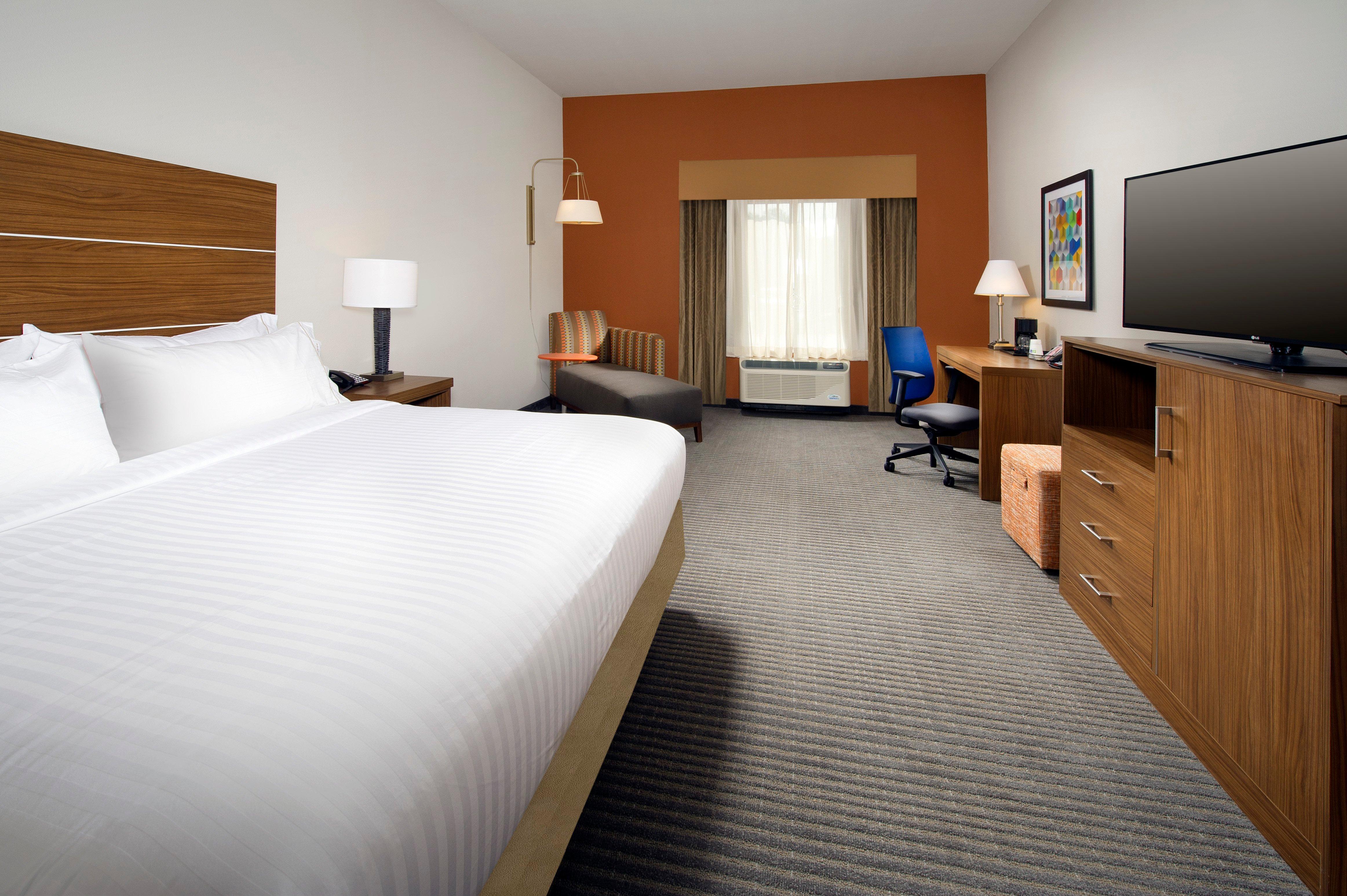 Hotel Holiday Express & By Ihg 3*